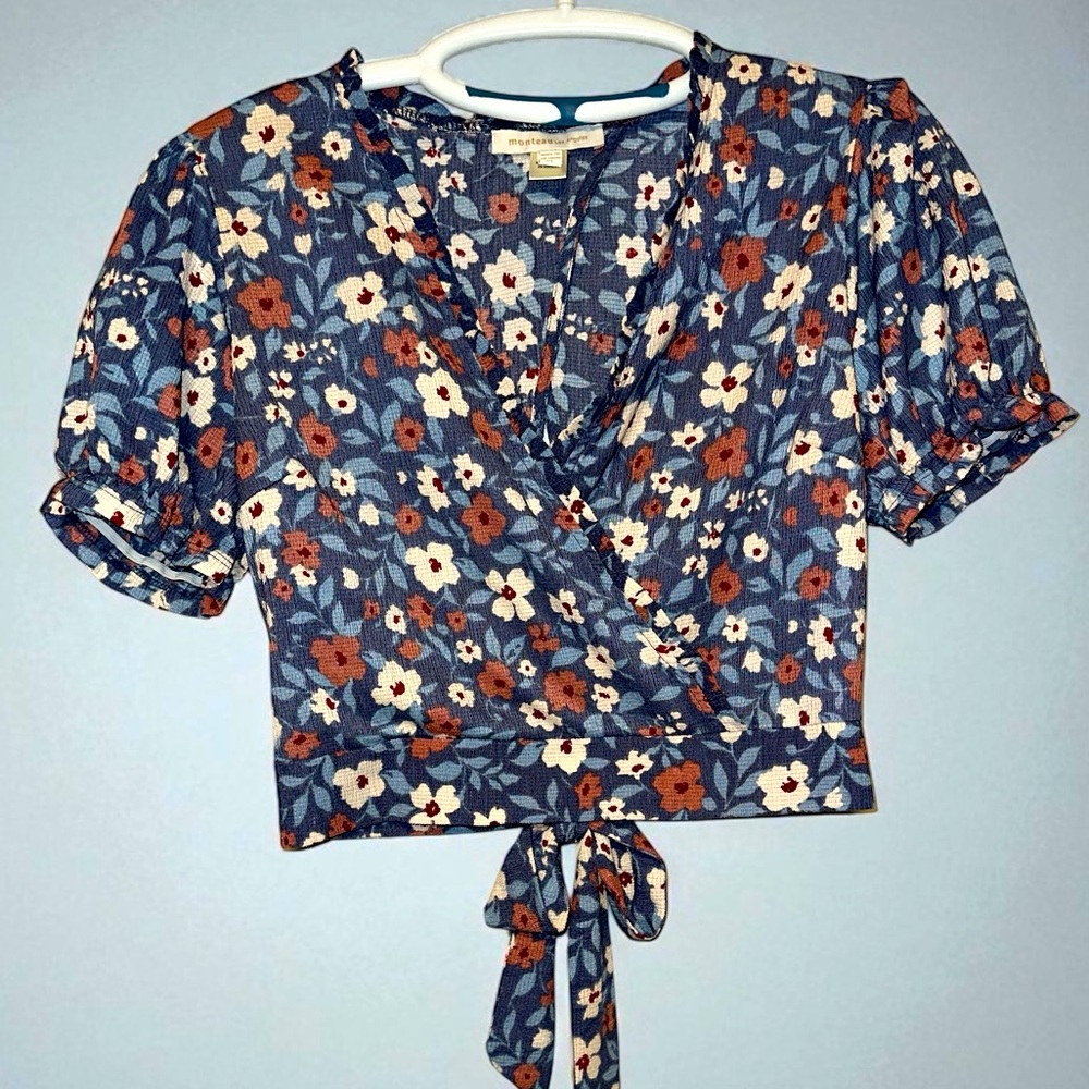 Monteau Los Angeles Floral Wrap Cropped Top - Blue, Cream, Mauve size XL